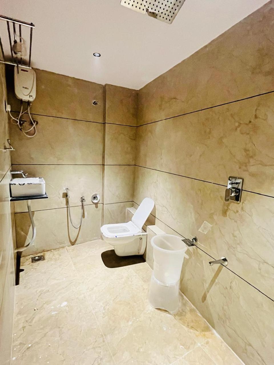 Hotel Royal Sky Morbi Exterior foto
