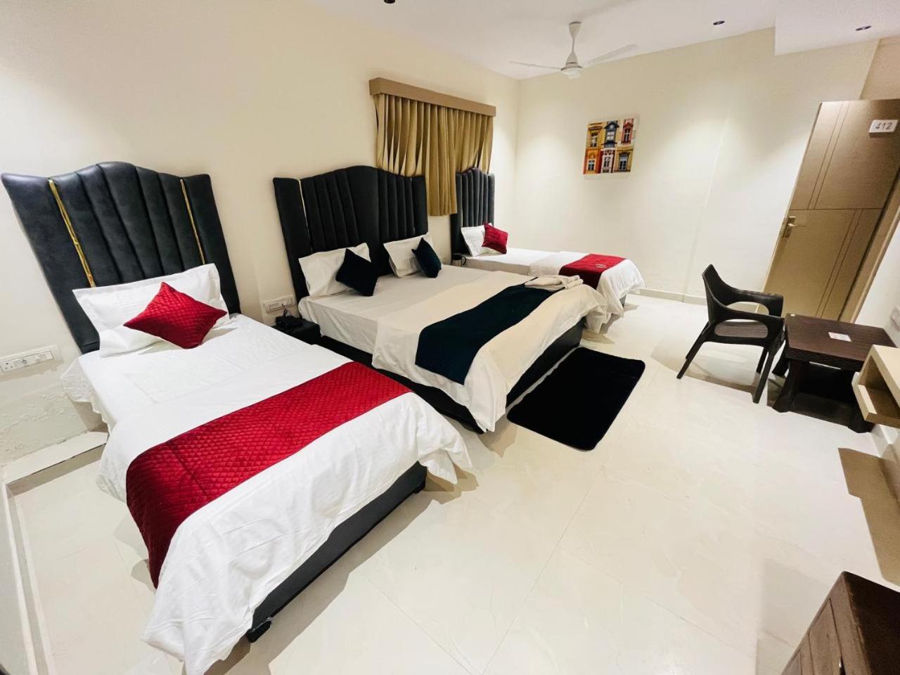 Hotel Royal Sky Morbi Exterior foto