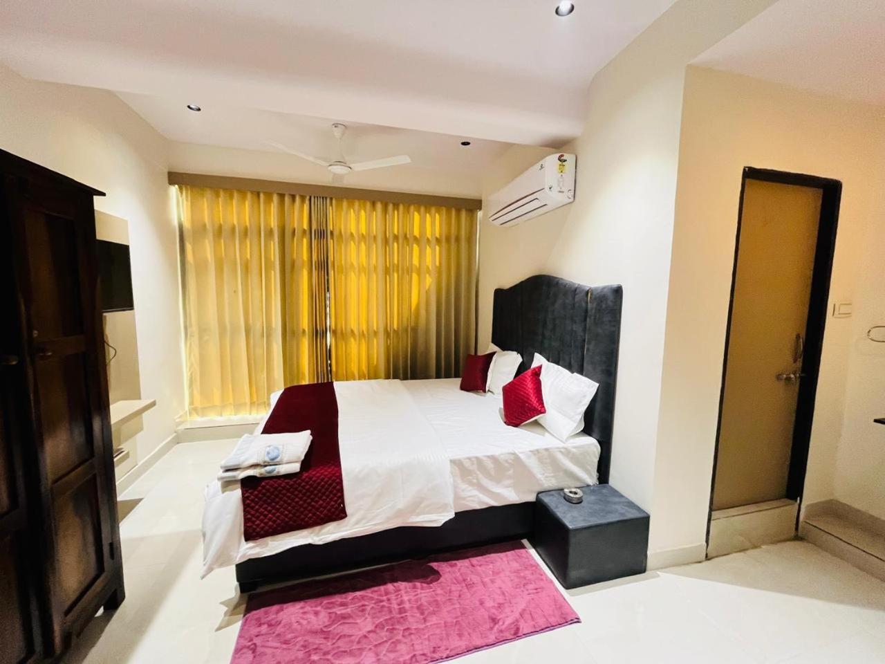 Hotel Royal Sky Morbi Exterior foto
